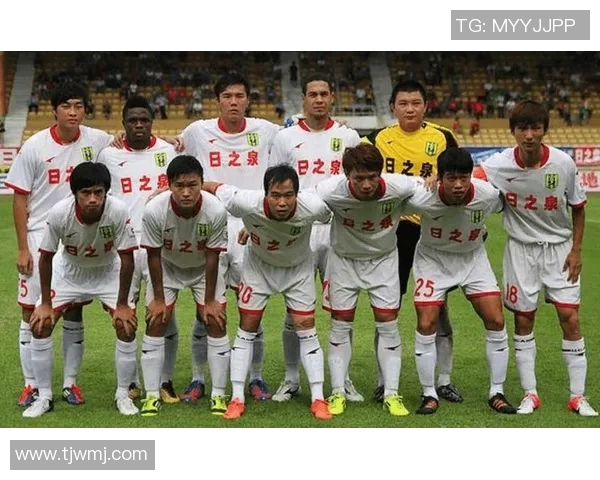 南京足球队与重庆足球队的耐力较量赛后分析与反思