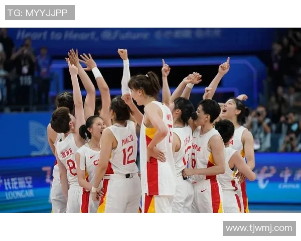 新疆女篮与辽宁女篮激战正酣谁能在这场对决中笑到最后