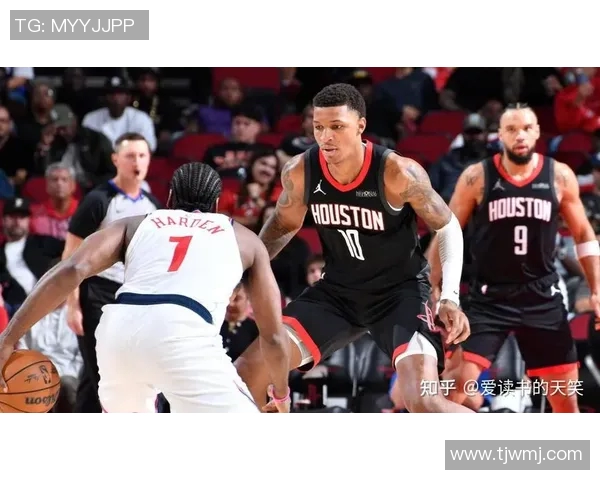 火箭队与快船队激战正酣比赛结果揭晓引发球迷热议 火箭队与快船队激战正酣比赛结果揭晓引发球迷热议