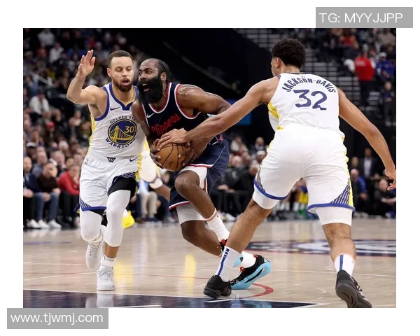 1224勇士与快船国的激烈对决展现篮球魅力与团队精神的巅峰较量